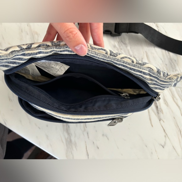 Roxy Fanny Pack - Picture 2 of 4